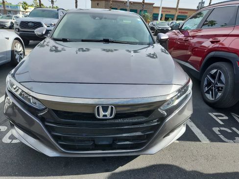 Used 2018 Honda Accord Sport image 2