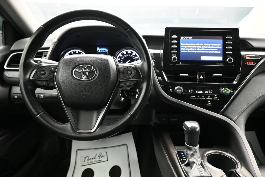 Used 2022 Toyota Camry SE FWD image 13