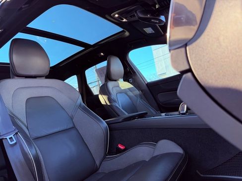 Used 2021 Volvo XC60 T8 R-Design w/ Protection Package Premier image 9