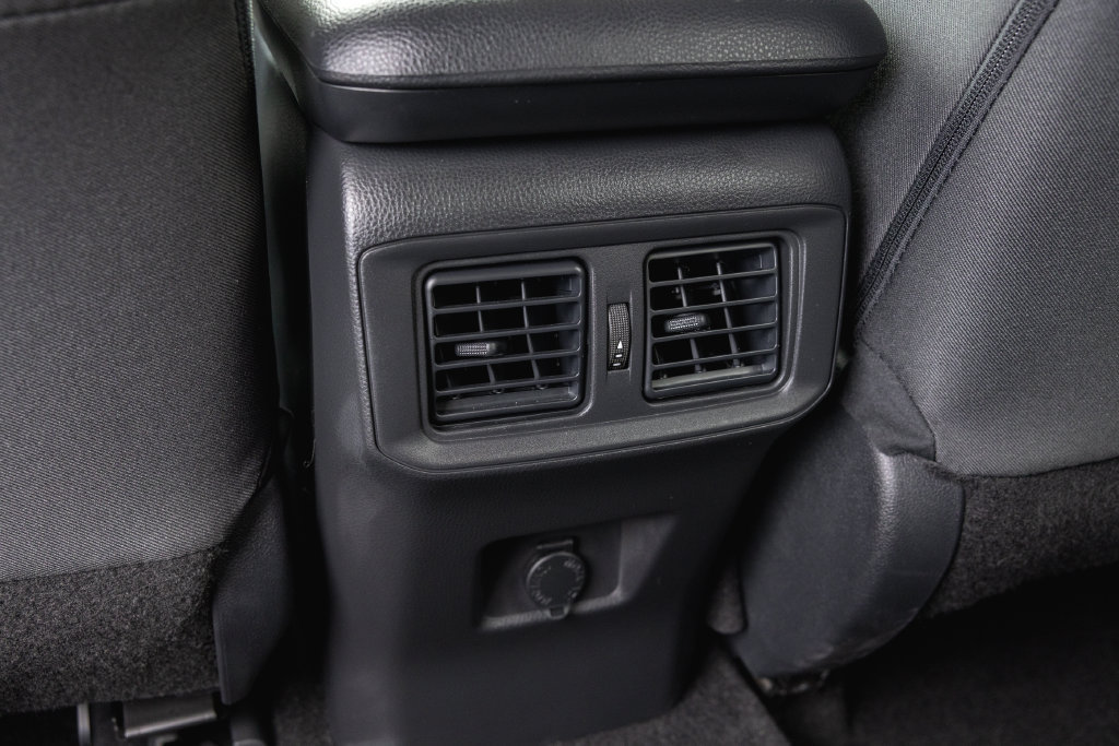 Certified 2025 Toyota RAV4 LE FWD image 27