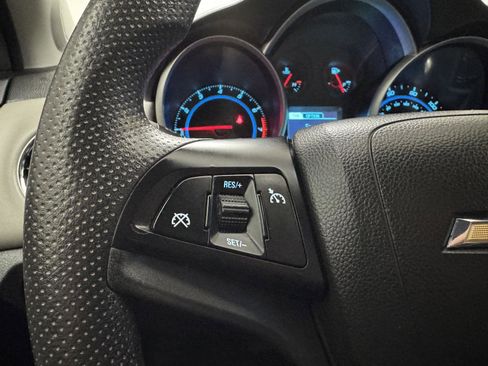 Used 2013 Chevrolet Cruze LS image 19