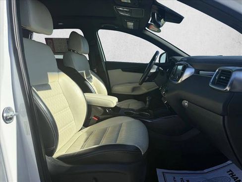 Used 2017 Kia Sorento SX image 21