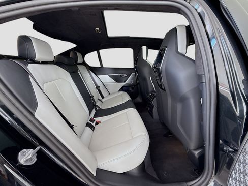 Used 2025 BMW M5 w/ Executive Package image 28