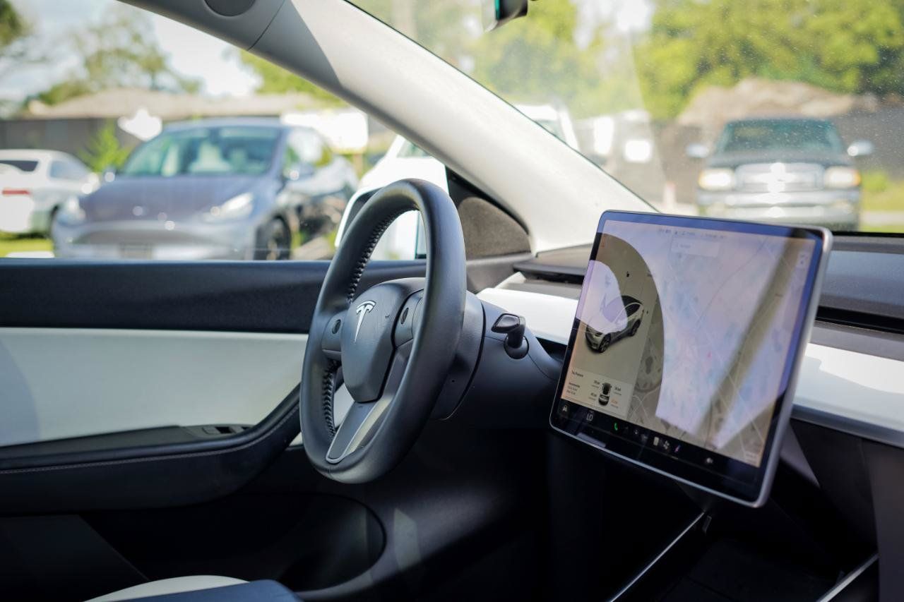Used 2020 Tesla Model Y Long Range AWD/4WD image 11