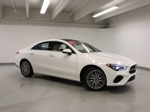 Certified 2025 Mercedes-Benz CLA 250 4MATIC image 4