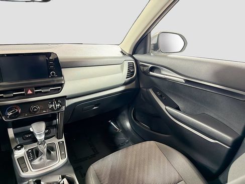 Used 2024 Kia Seltos LX AWD/4WD image 22