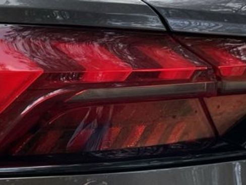 Used 2022 Audi e-tron GT Premium Plus image 9