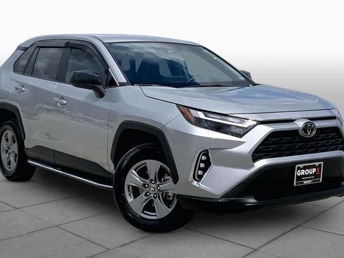 Used 2025 Toyota RAV4 LE FWD image 3