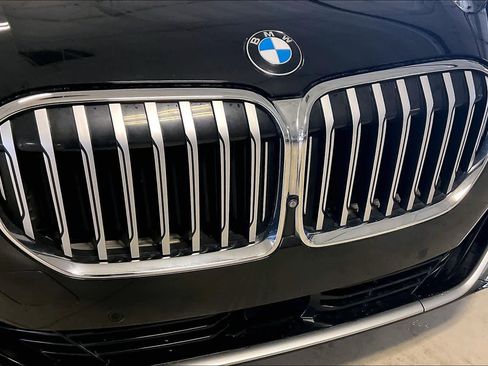 Used 2022 BMW 740i 740i w/ Luxury Rear Seating Package image 31