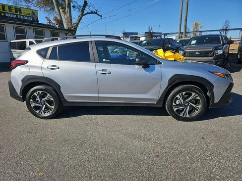 Used 2024 Subaru Crosstrek 2.0i Premium image 5