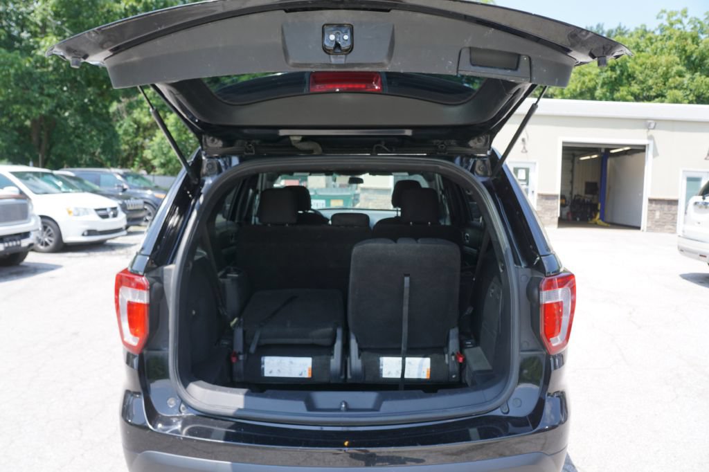 Used 2017 Ford Explorer XLT AWD/4WD image 4