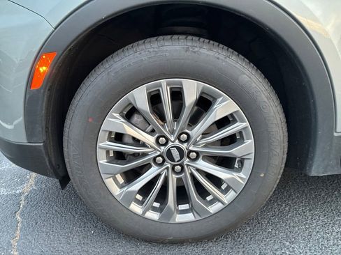 Used 2024 Cadillac XT4 Premium Luxury AWD/4WD image 10