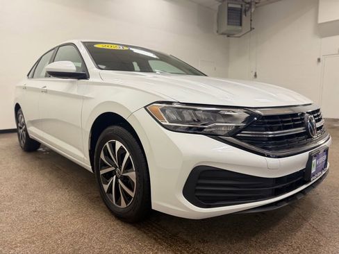 Used 2024 Volkswagen Jetta S image 9