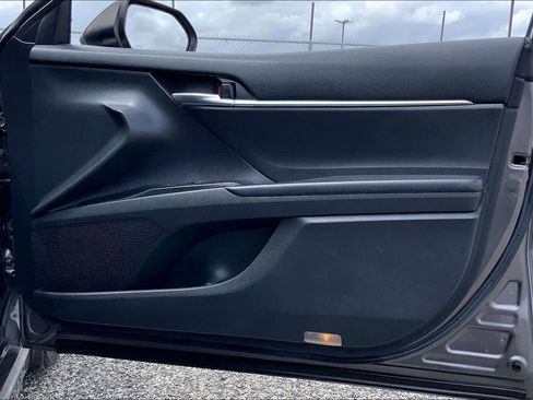 Used 2019 Toyota Camry SE image 22