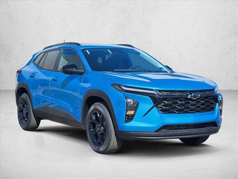 New 2026 Chevrolet Trax LT w/ Sunroof Package FWD image 7