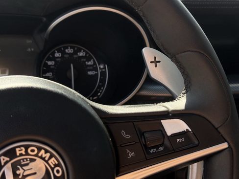 Used 2018 Alfa Romeo Stelvio Ti Sport image 22