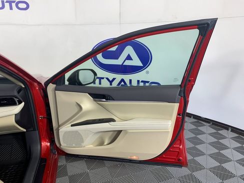 Used 2023 Toyota Camry XLE image 37