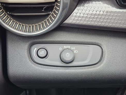 New 2026 Chevrolet Trax ACTIV w/ Sunroof Package image 23