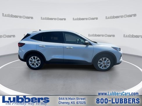 Used 2025 Ford Escape Active FWD image 9