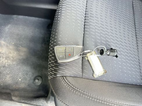 Used 2025 Chevrolet Equinox LT image 22