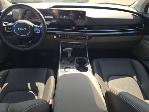 New 2026 Kia Carnival FWD image 12