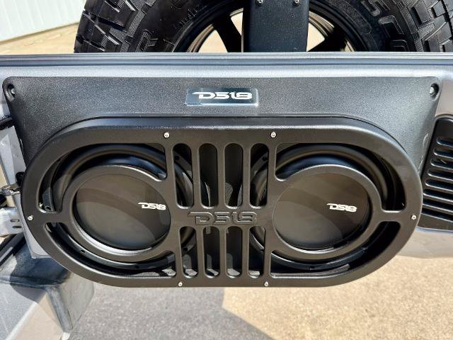 Used 2017 Jeep Wrangler Unlimited Sahara AWD/4WD image 18