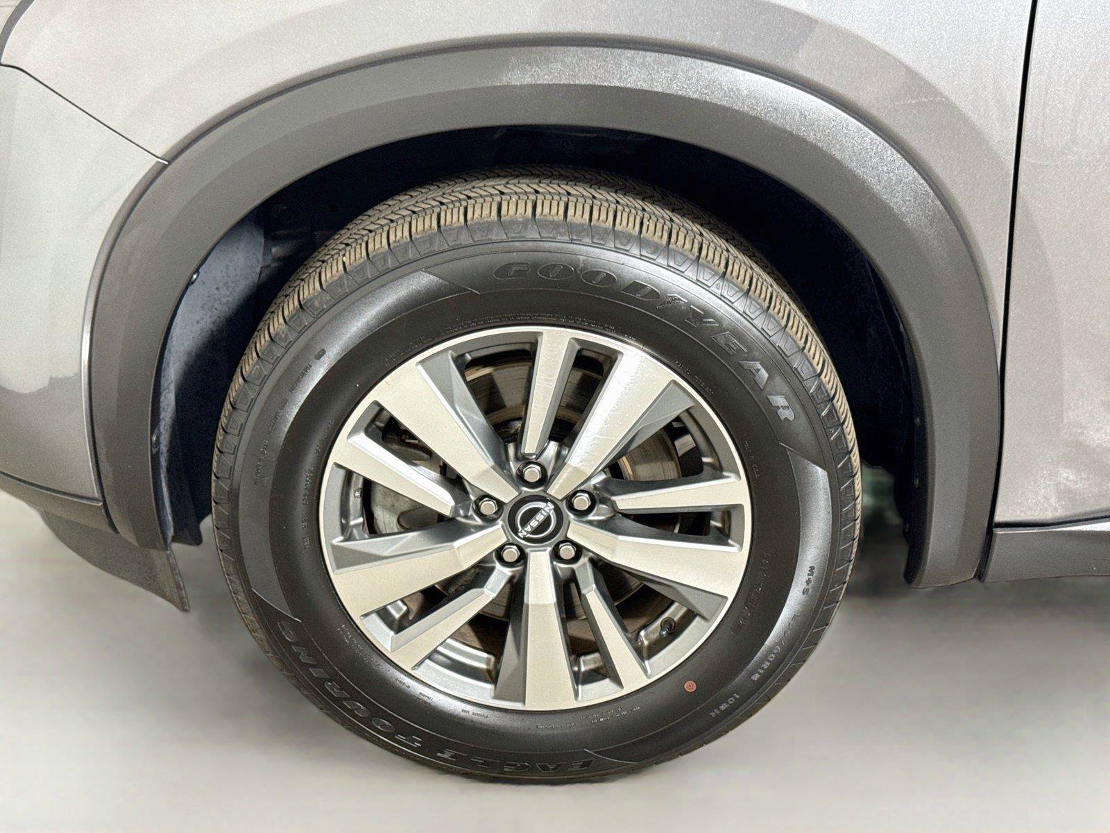 Used 2025 Nissan Pathfinder SL FWD image 30