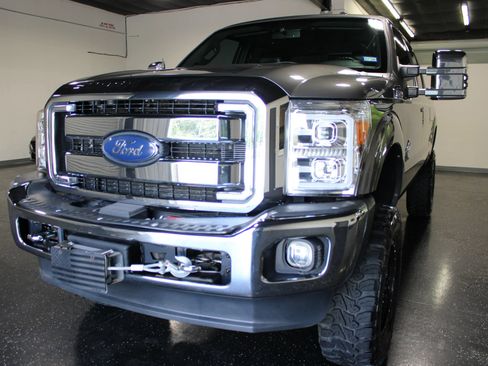 Used 2013 Ford F250 Lariat w/ Lariat Ultimate Pkg AWD/4WD image 9