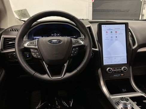 Used 2022 Ford Edge SEL w/ Convenience Package image 5