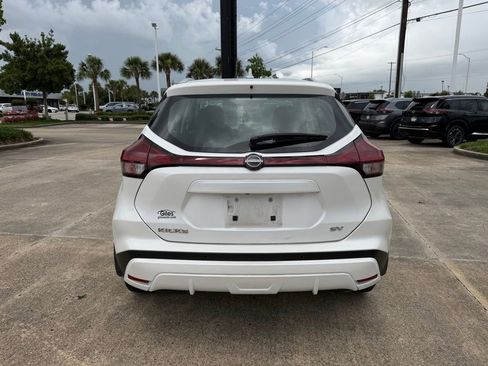 Used 2024 Nissan Kicks SV FWD image 4