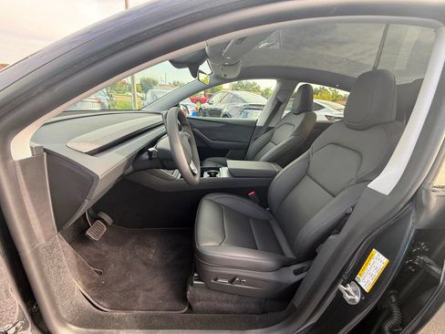 Used 2026 Tesla Model Y 2WD image 9