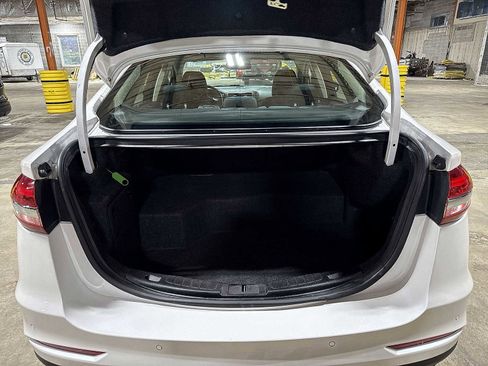 Used 2020 Ford Fusion SE image 11