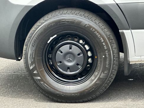 New 2025 Mercedes-Benz Sprinter 2500 image 23