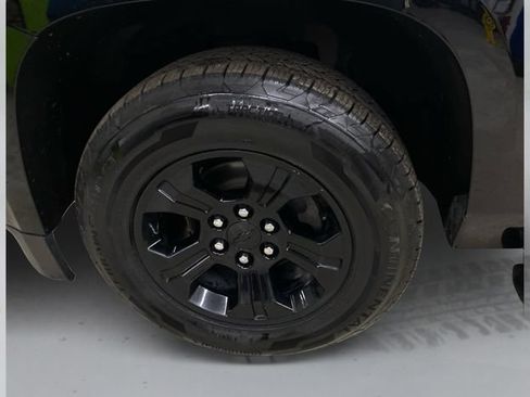 Used 2019 Chevrolet Tahoe LS w/ Enhanced Driver Alert Package AWD/4WD image 18