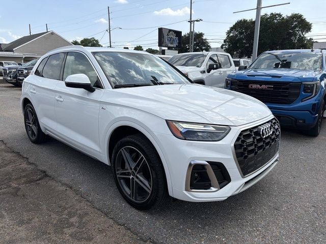 Used 2025 Audi Q5 e Premium AWD/4WD image 4
