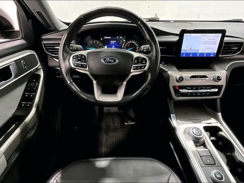 Used 2022 Ford Explorer XLT w/ XLT Sport Appearance Package image 8