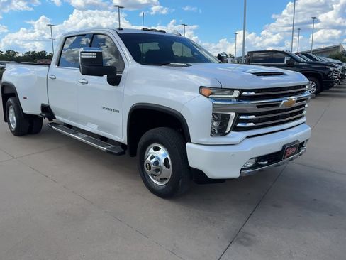 Used 2021 Chevrolet Silverado 3500 High Country AWD/4WD image 3