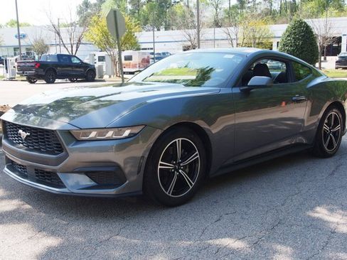 Certified 2025 Ford Mustang Coupe image 3