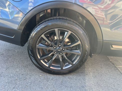 Used 2018 Ford Explorer XLT w/ Equipment Group 202A image 10