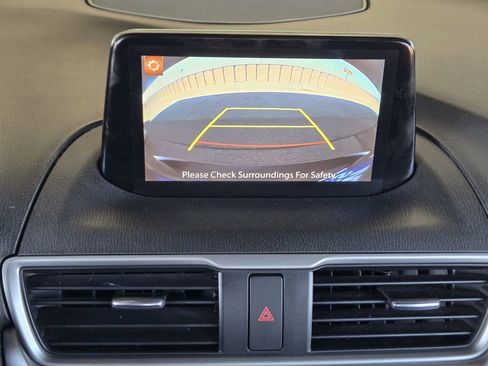 Used 2017 MAZDA MAZDA3 Touring image 17