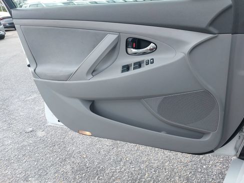 Used 2011 Toyota Camry LE w/ LE Extra-Value Pkg FWD image 27