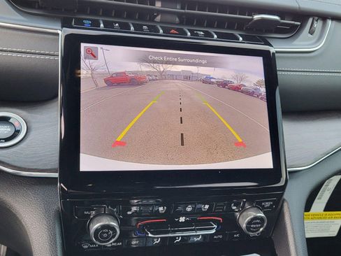 New 2024 Jeep Grand Cherokee Overland w/ Luxury Tech Group IV image 14