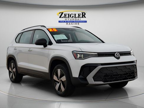Used 2025 Volkswagen Taos S AWD/4WD image 1