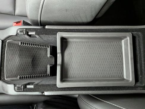 Certified 2025 Cadillac XT4 Premium Luxury image 21