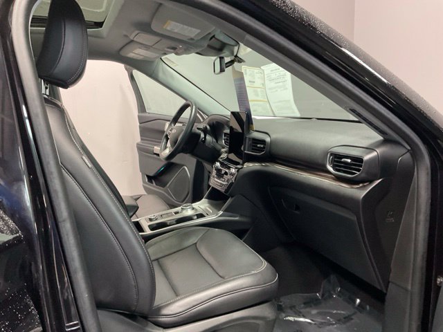 Used 2023 Ford Explorer Limited w/ Limited Technology Package AWD/4WD image 22