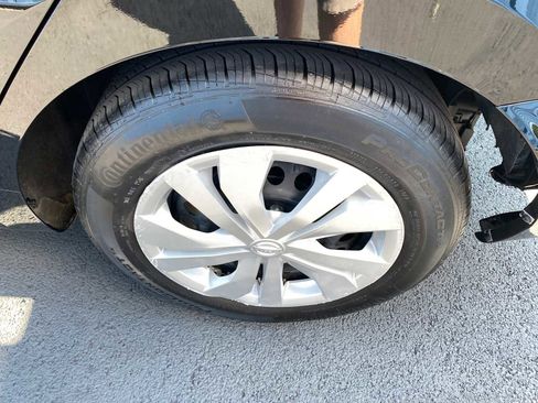 Used 2024 Nissan Versa S w/ Trunk Package image 33