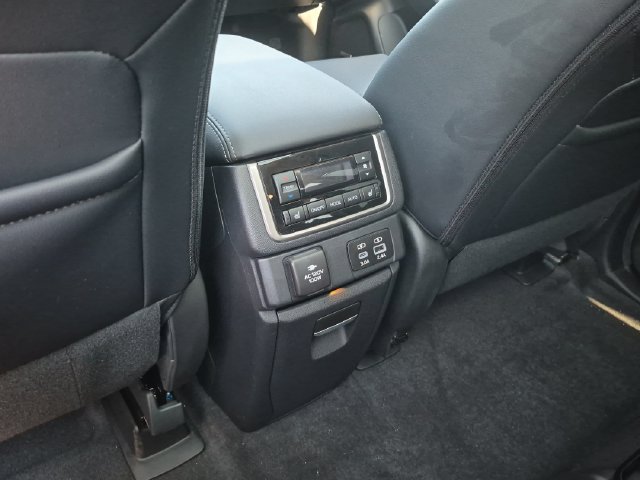 Used 2025 Subaru Ascent Touring AWD/4WD image 37