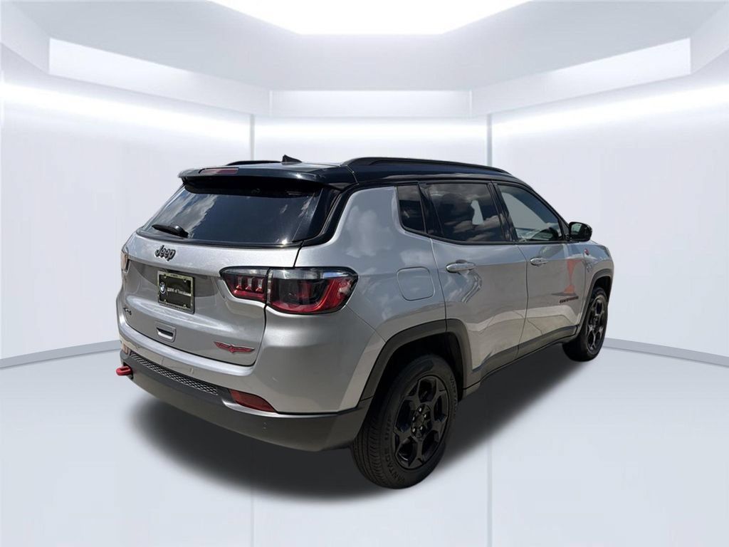 Used 2023 Jeep Compass Trailhawk AWD/4WD image 7