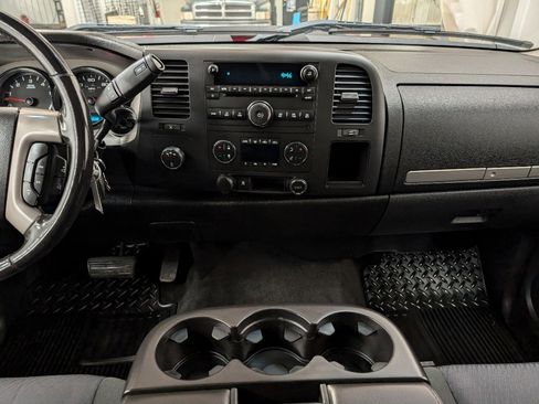 Used 2011 GMC Sierra 2500 SLE w/ SLE Preferred Package image 12