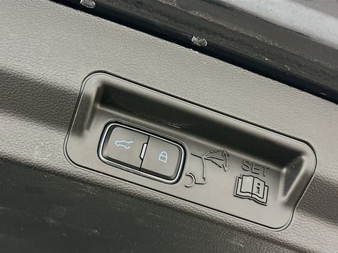 Used 2023 Ford Explorer XLT w/ Equipment Group 202A image 33